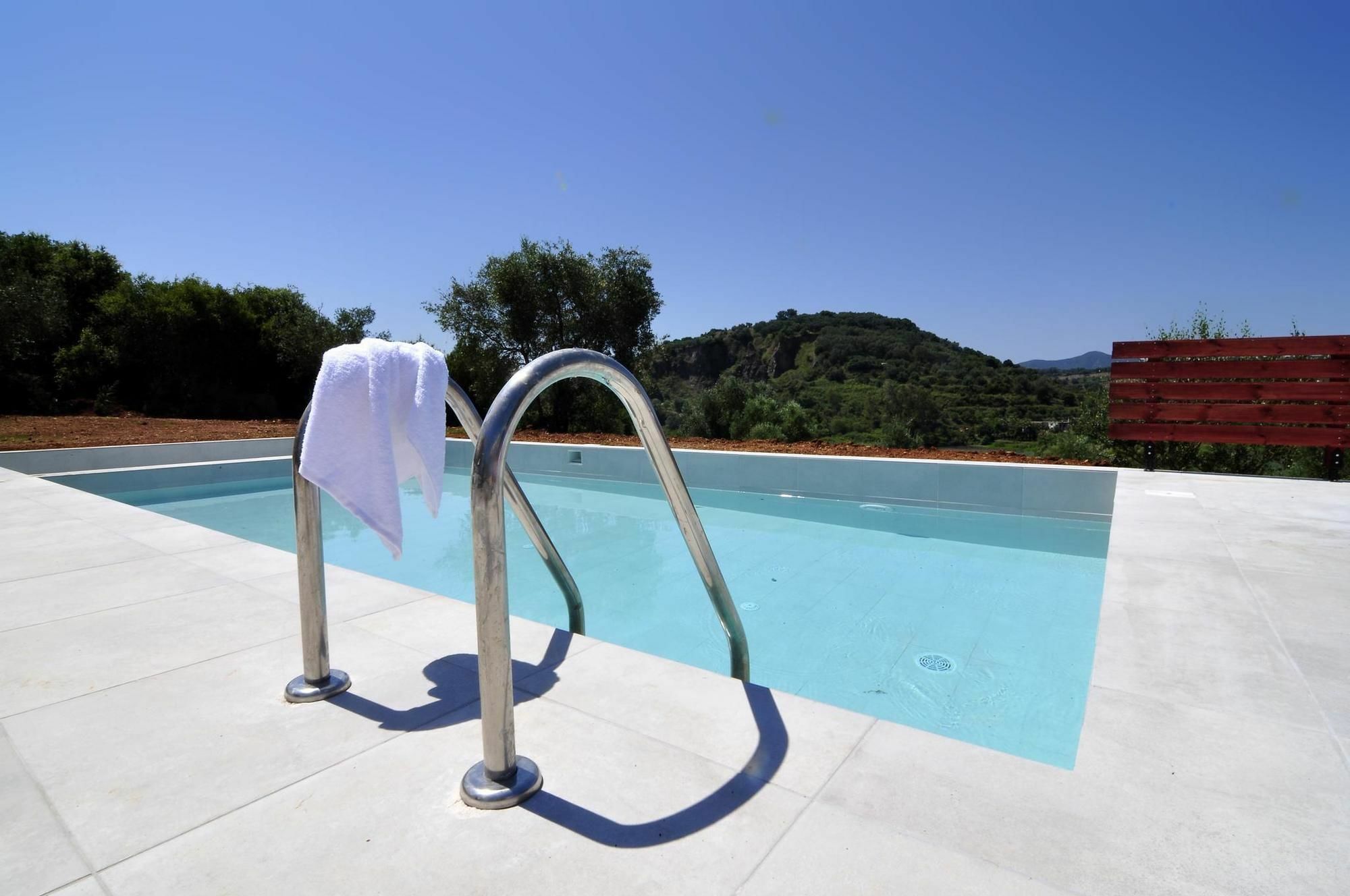 Villa Jazz Rock With Large Private Pool Gouvia Exterior foto